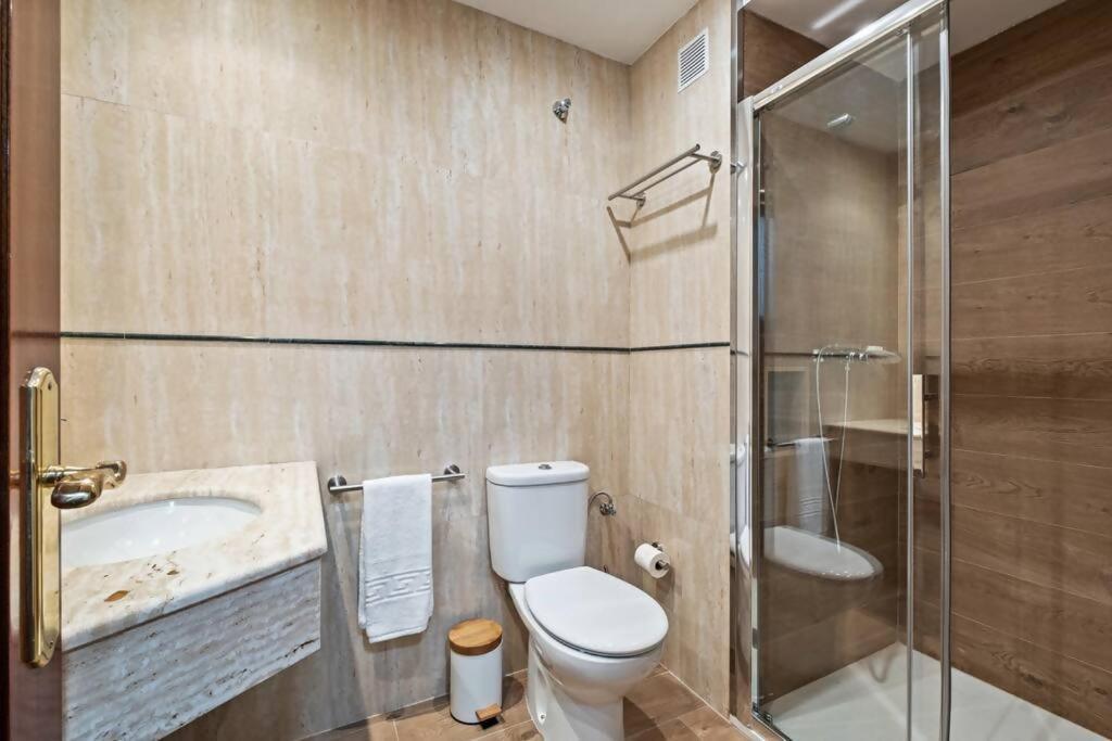 Piso En Atarazanas Apartment Malaga Bagian luar foto