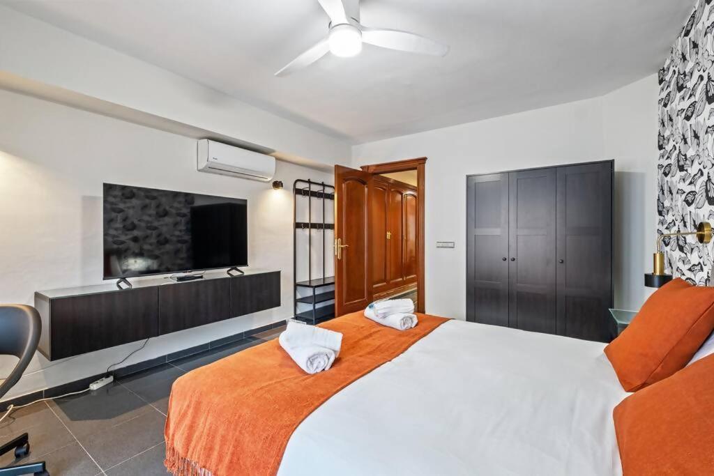 Piso En Atarazanas Apartment Malaga Bagian luar foto