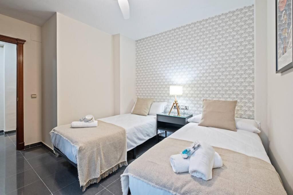 Piso En Atarazanas Apartment Malaga Bagian luar foto
