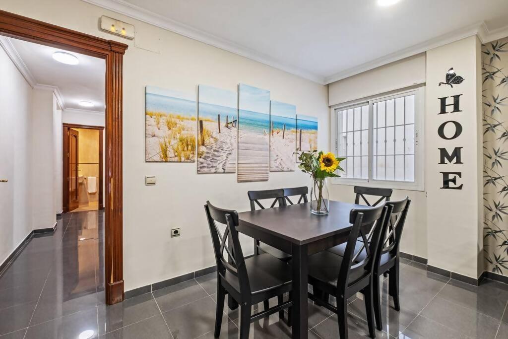 Piso En Atarazanas Apartment Malaga Bagian luar foto