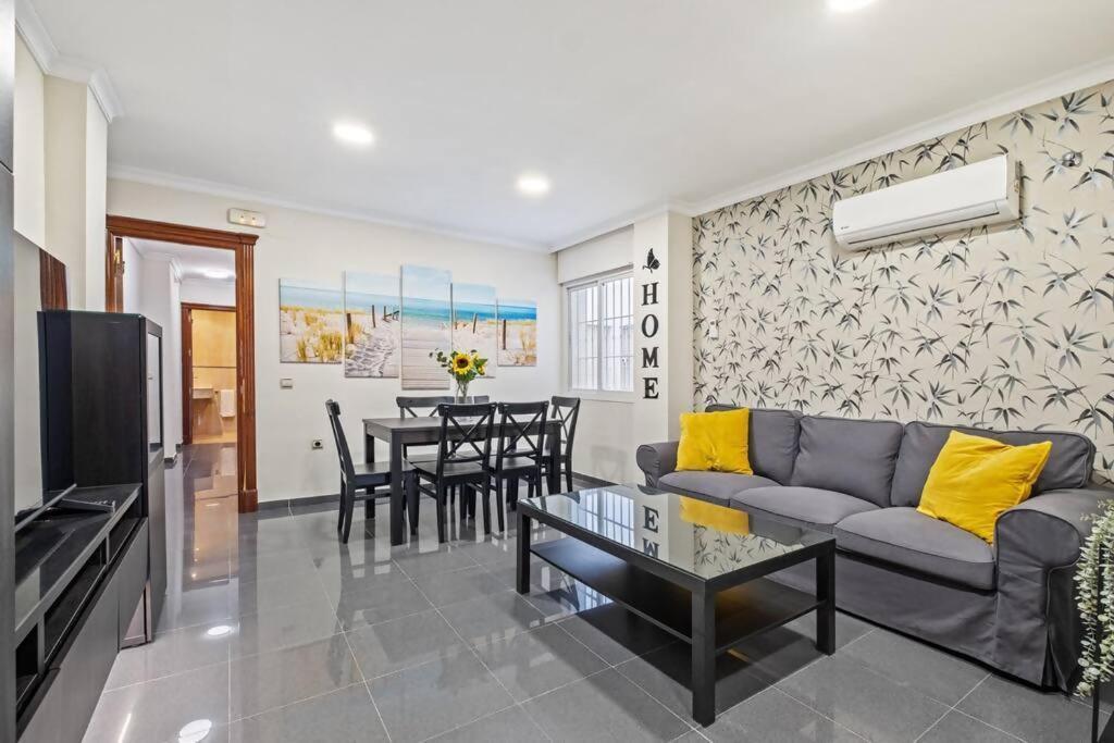 Piso En Atarazanas Apartment Malaga Bagian luar foto