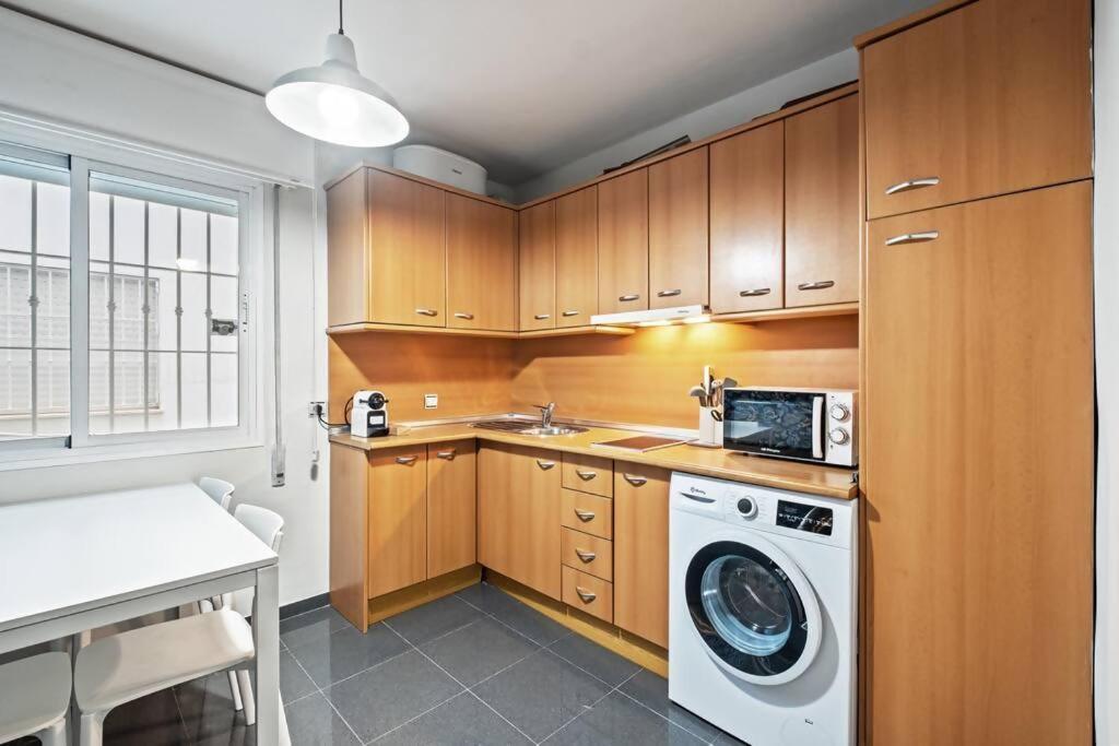 Piso En Atarazanas Apartment Malaga Bagian luar foto