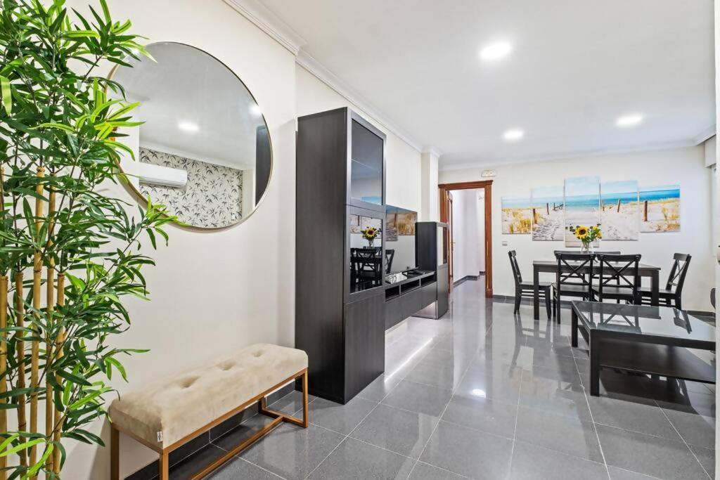 Piso En Atarazanas Apartment Malaga Bagian luar foto